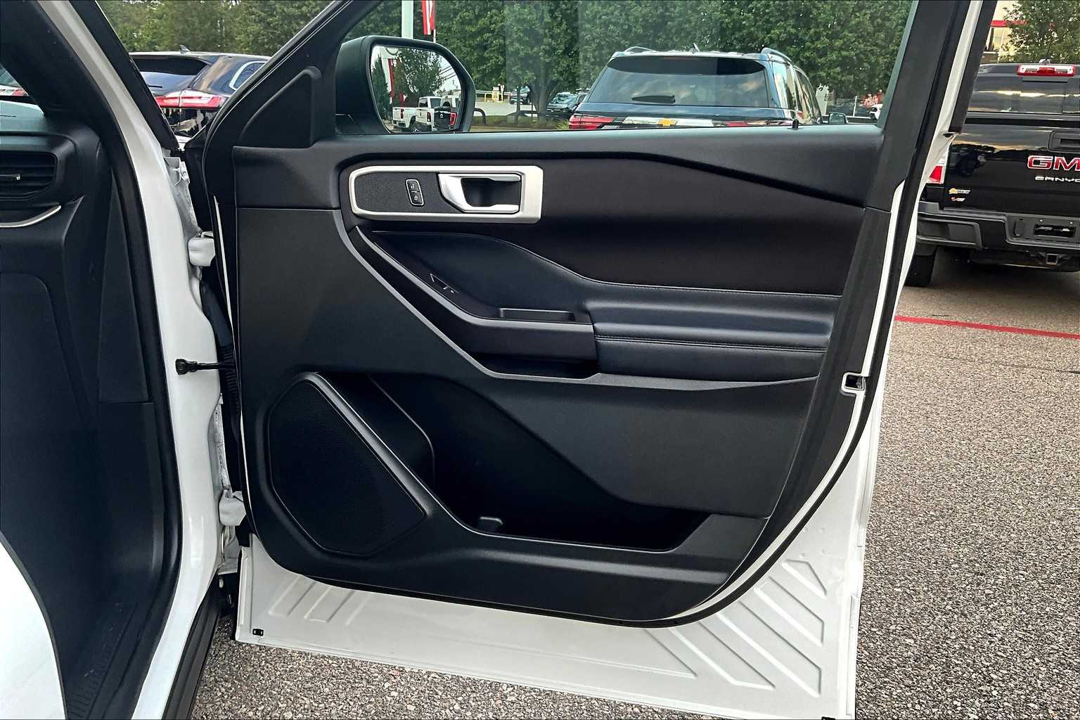 2020 Ford Explorer XLT - Photo 12