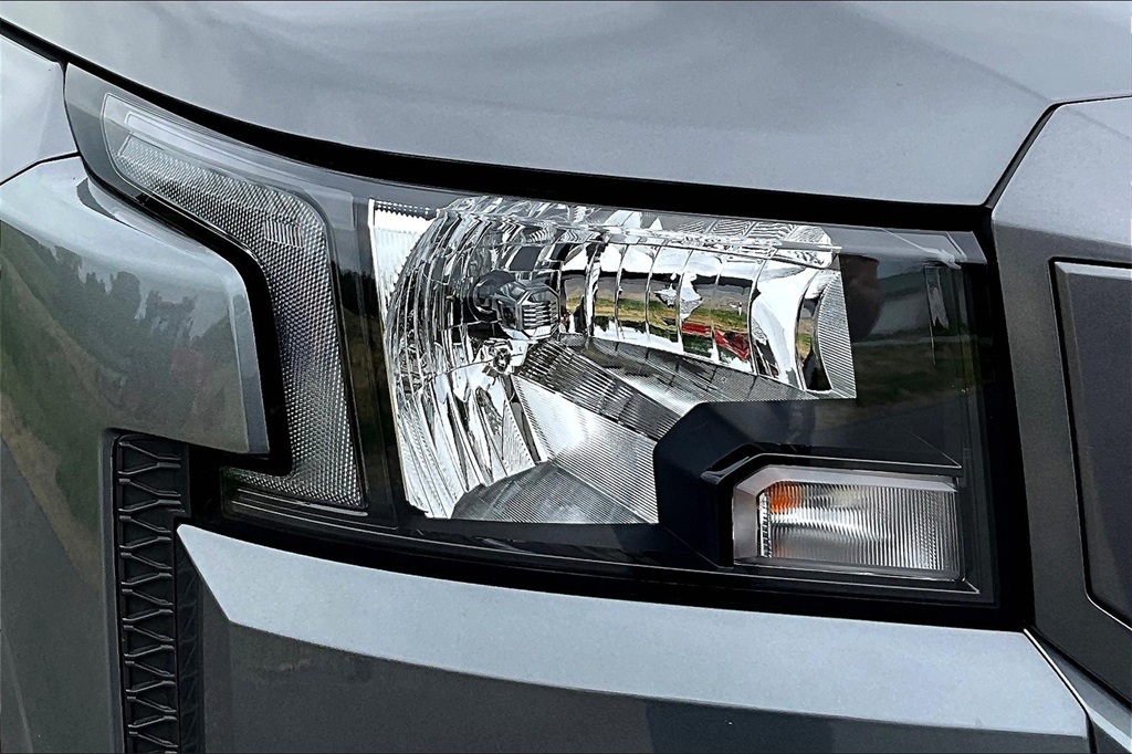 2025 Nissan Frontier SV - Photo 34