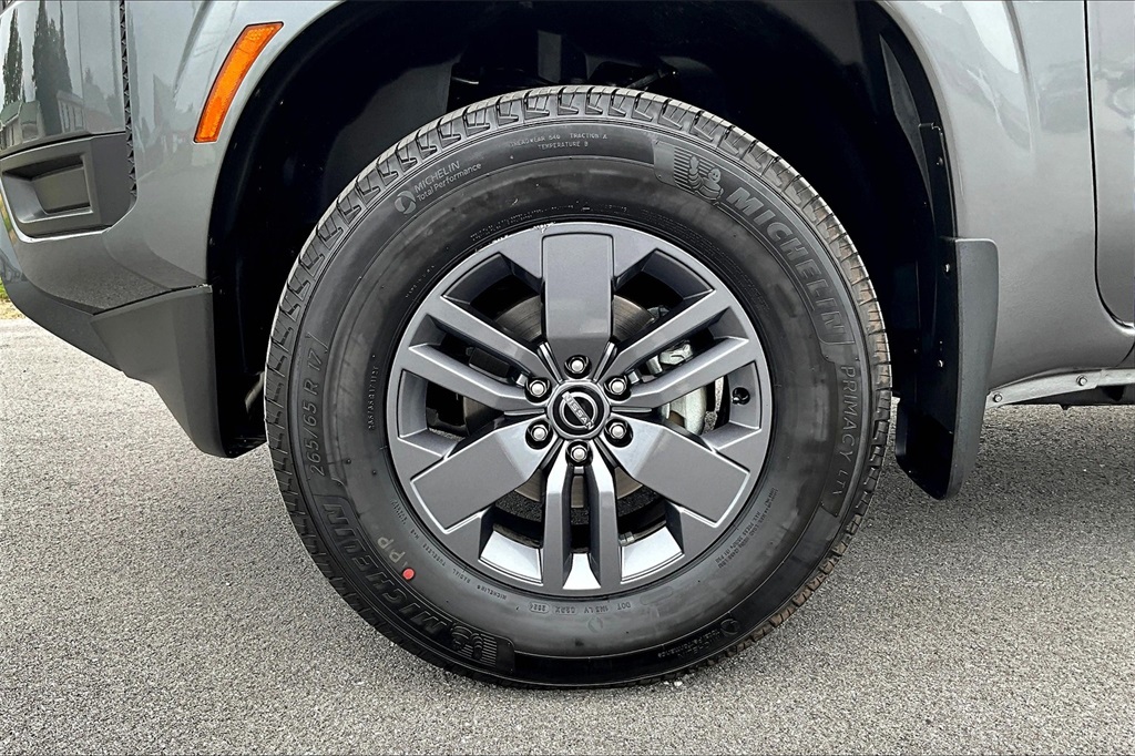 2025 Nissan Frontier SV - Photo 7