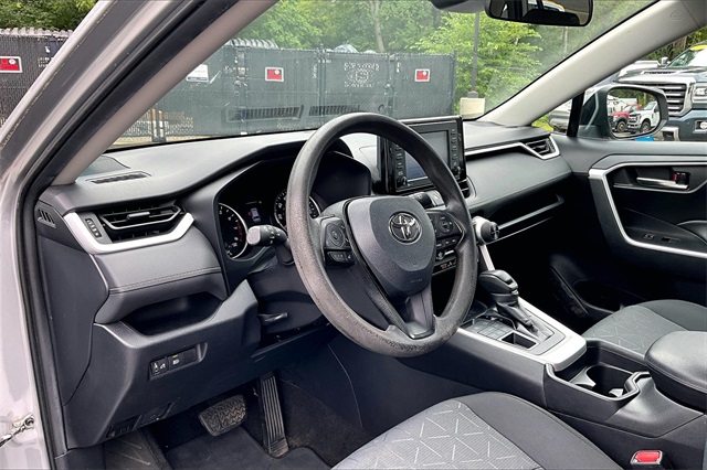2021 Toyota RAV4 XLE - Photo 14
