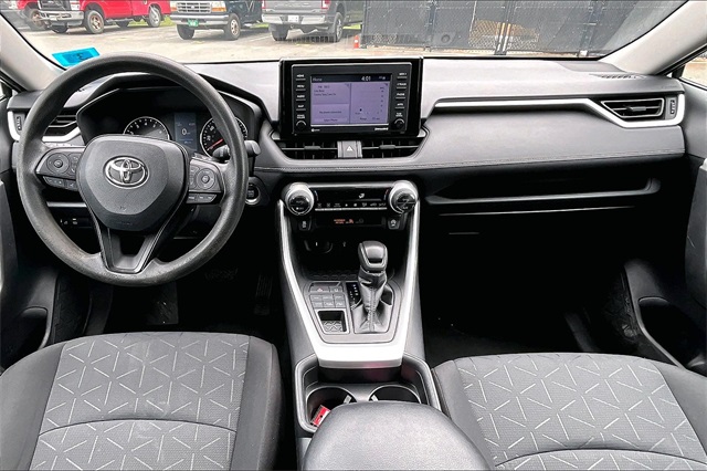 2021 Toyota RAV4 XLE - Photo 16