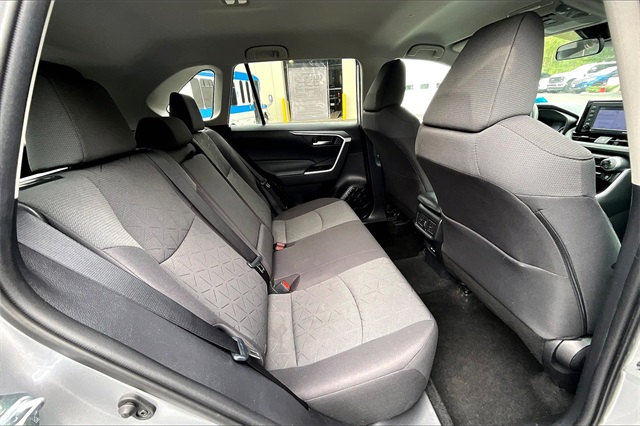 2021 Toyota RAV4 XLE - Photo 22