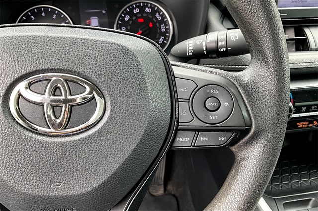 2021 Toyota RAV4 XLE - Photo 24