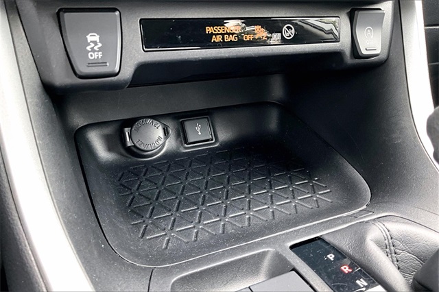 2021 Toyota RAV4 XLE - Photo 27