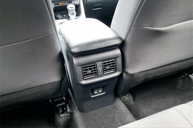2021 Toyota RAV4 XLE - Photo 28