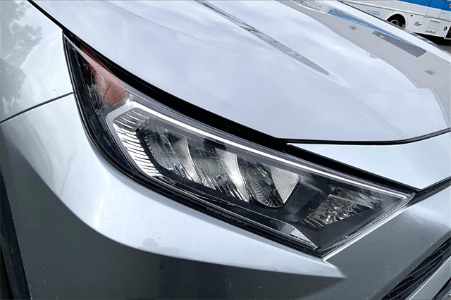 2021 Toyota RAV4 XLE - Photo 30