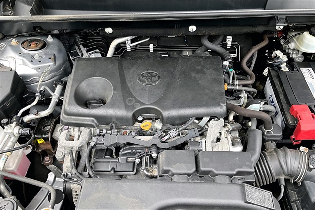 2021 Toyota RAV4 XLE - Photo 32