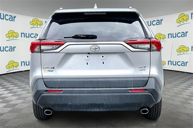 2021 Toyota RAV4 XLE - Photo 4