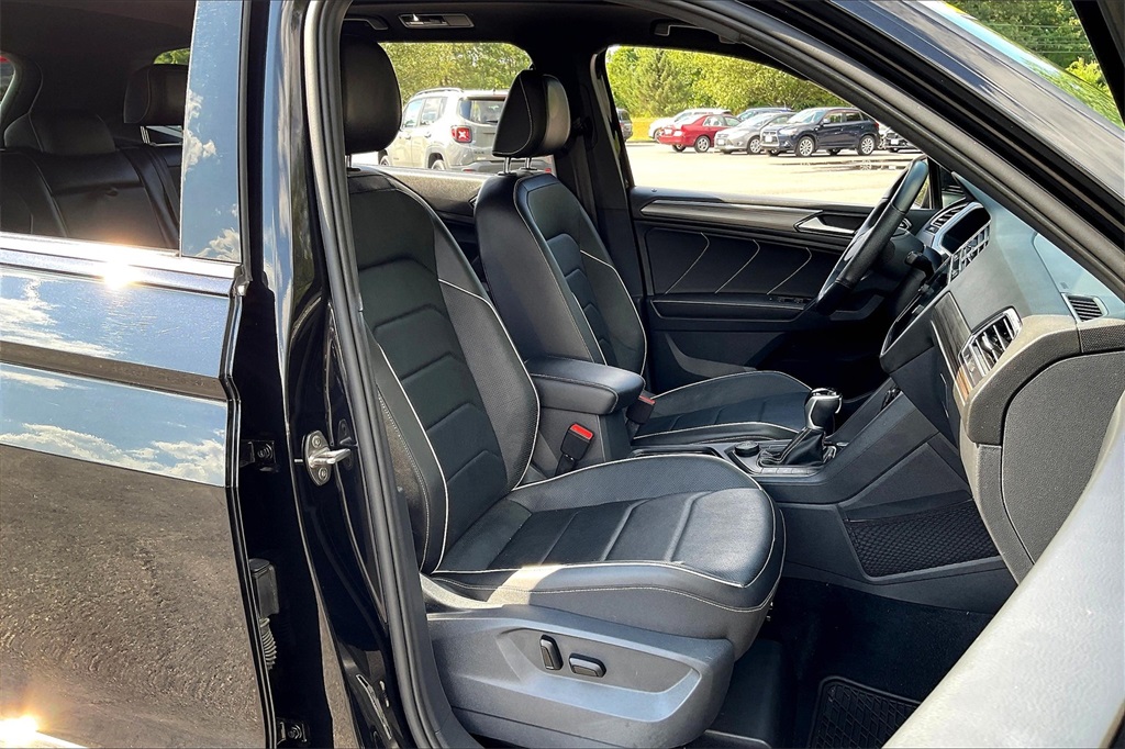 2022 Volkswagen Tiguan 2.0T SEL R-Line - Photo 11