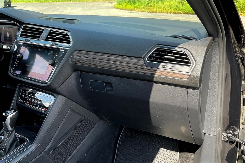 2022 Volkswagen Tiguan 2.0T SEL R-Line - Photo 13