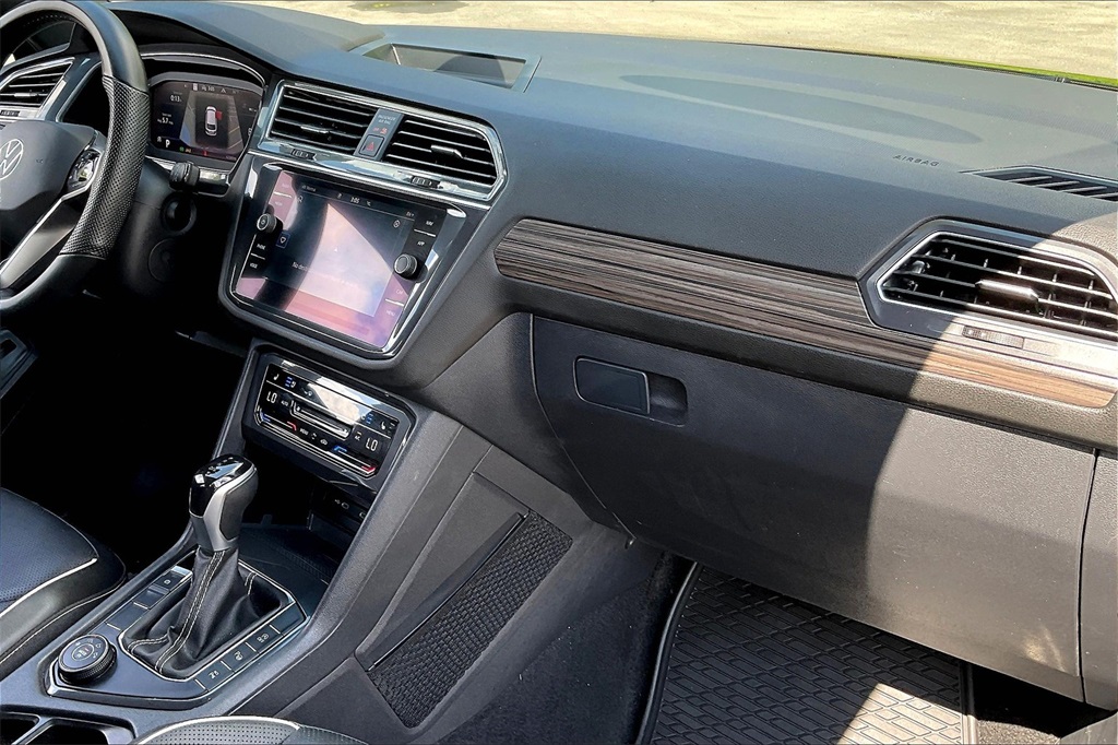 2022 Volkswagen Tiguan 2.0T SEL R-Line - Photo 14