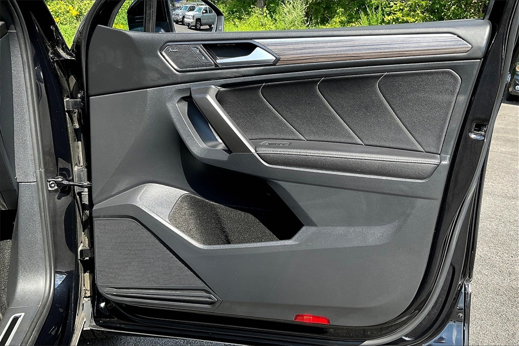 2022 Volkswagen Tiguan 2.0T SEL R-Line - Photo 26