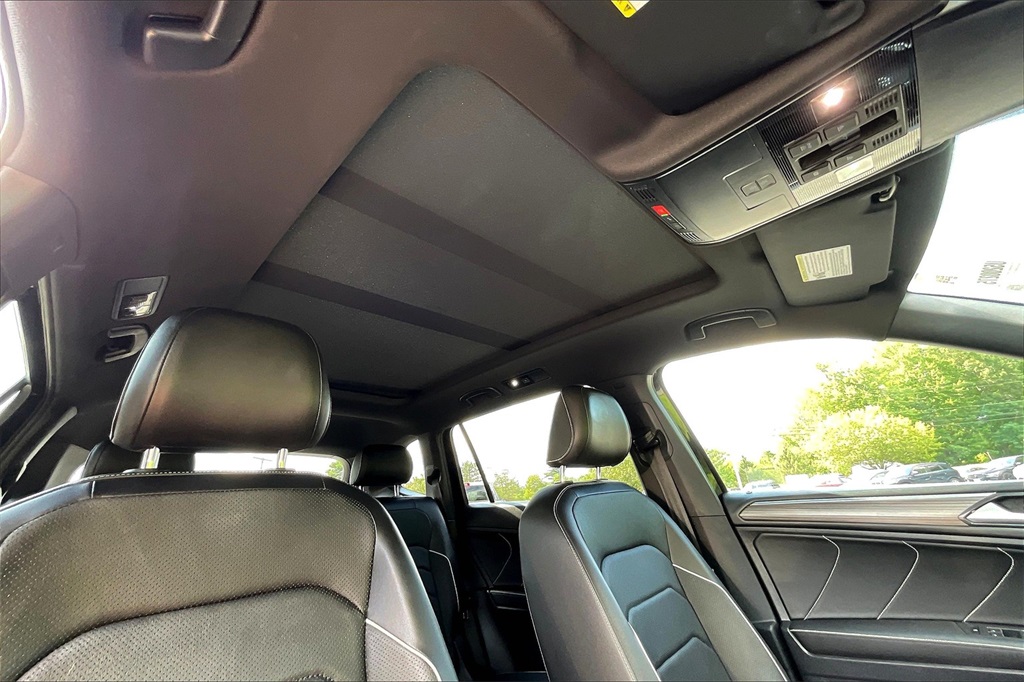 2022 Volkswagen Tiguan 2.0T SEL R-Line - Photo 7