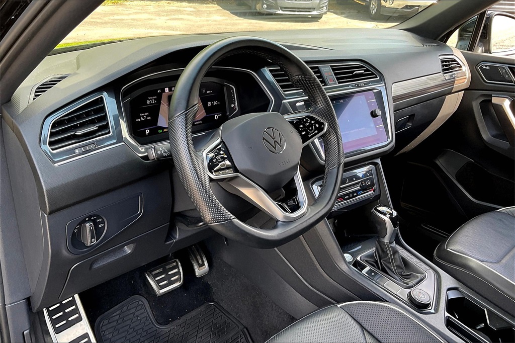 2022 Volkswagen Tiguan 2.0T SEL R-Line - Photo 8