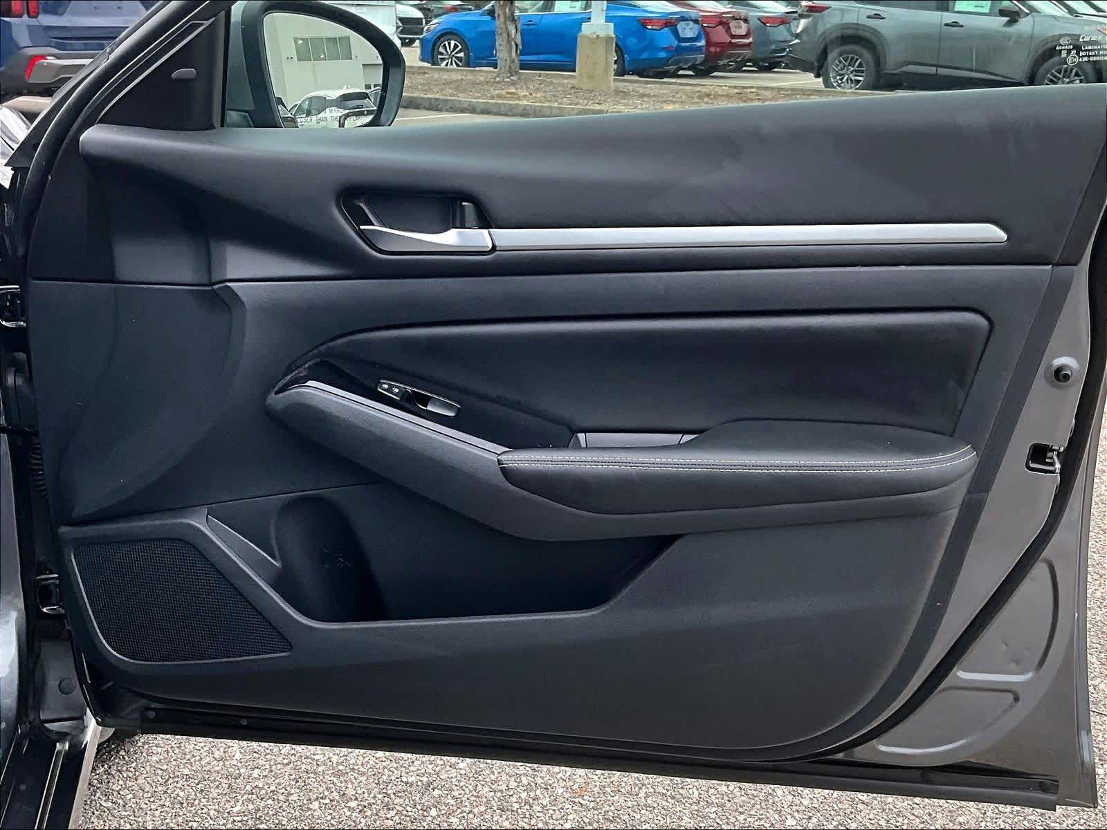 2023 Nissan Altima 2.5 SV - Photo 12