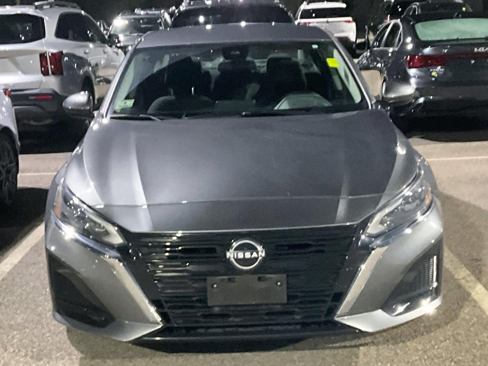 2023 Nissan Altima 2.5 SV - Photo 2