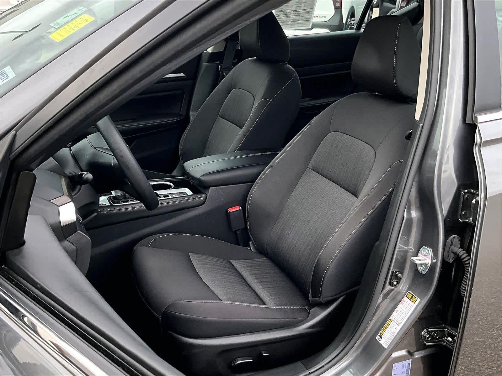 2023 Nissan Altima 2.5 SV - Photo 10