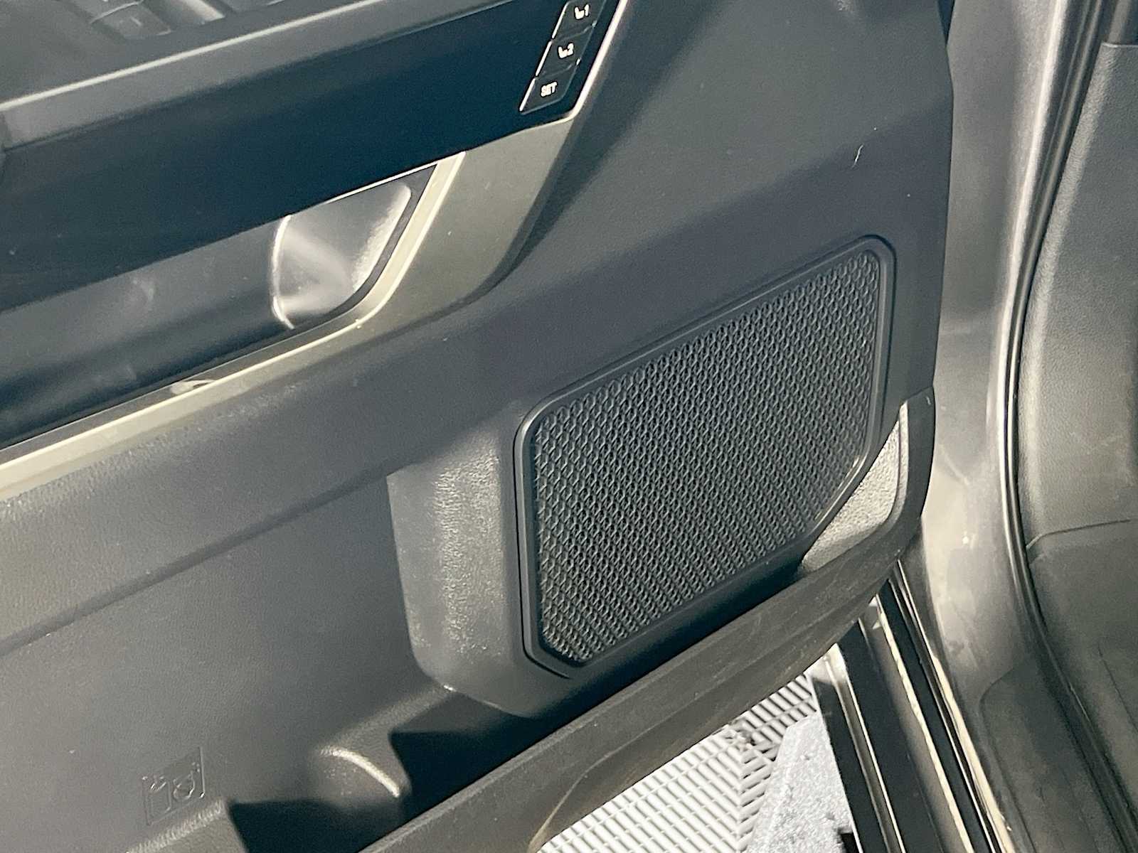 2023 Toyota Tundra Limited - Photo 18