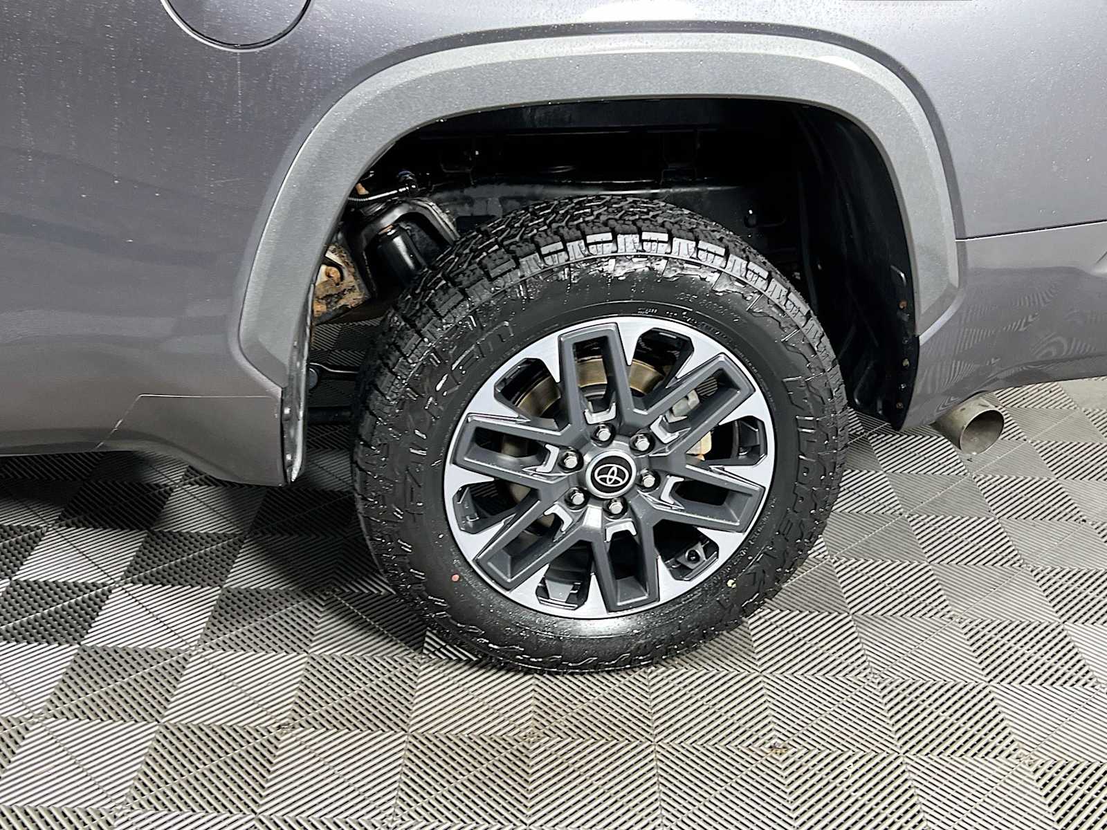 2023 Toyota Tundra Limited - Photo 30