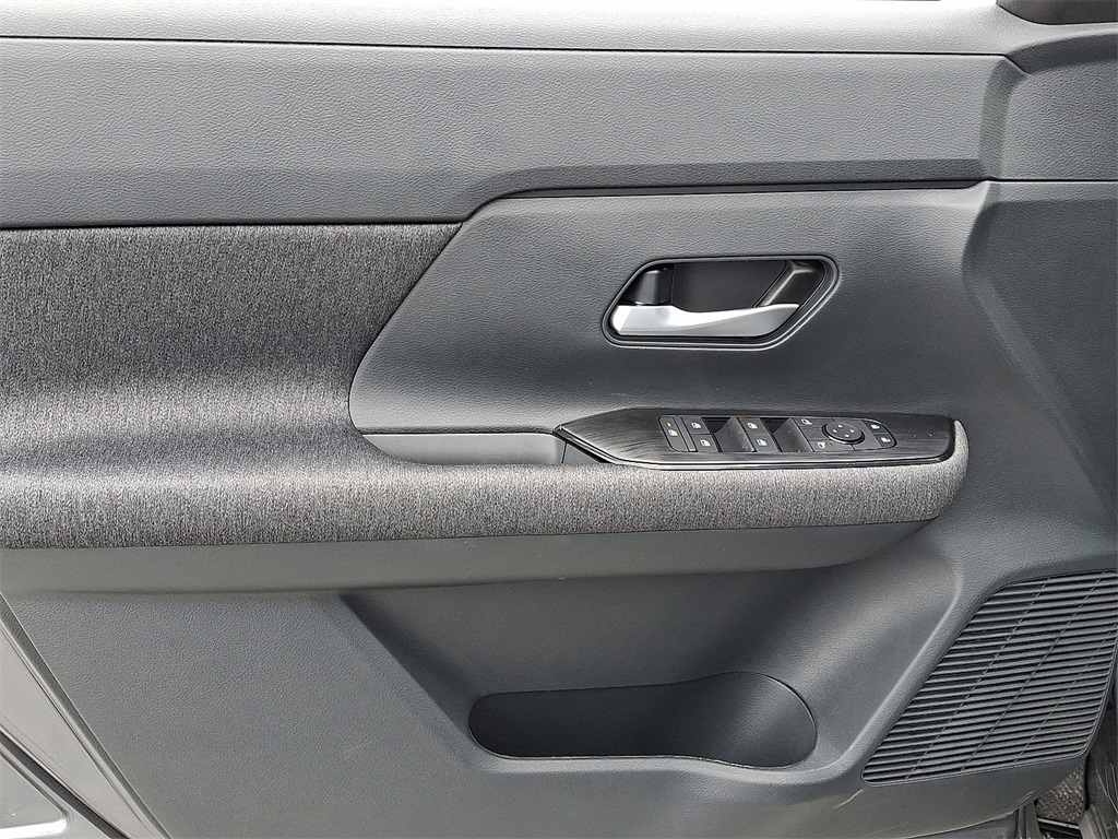 2026 Nissan Kicks SV - Photo 8