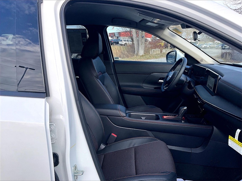 2025 Nissan Kicks SR - Photo 11