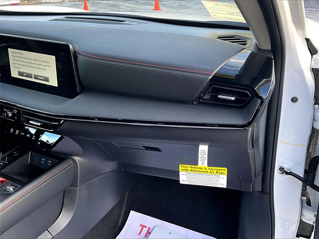 2025 Nissan Kicks SR - Photo 13