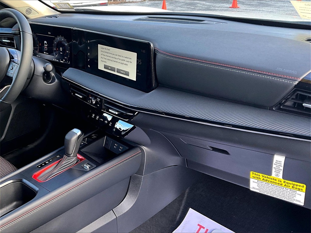 2025 Nissan Kicks SR - Photo 14