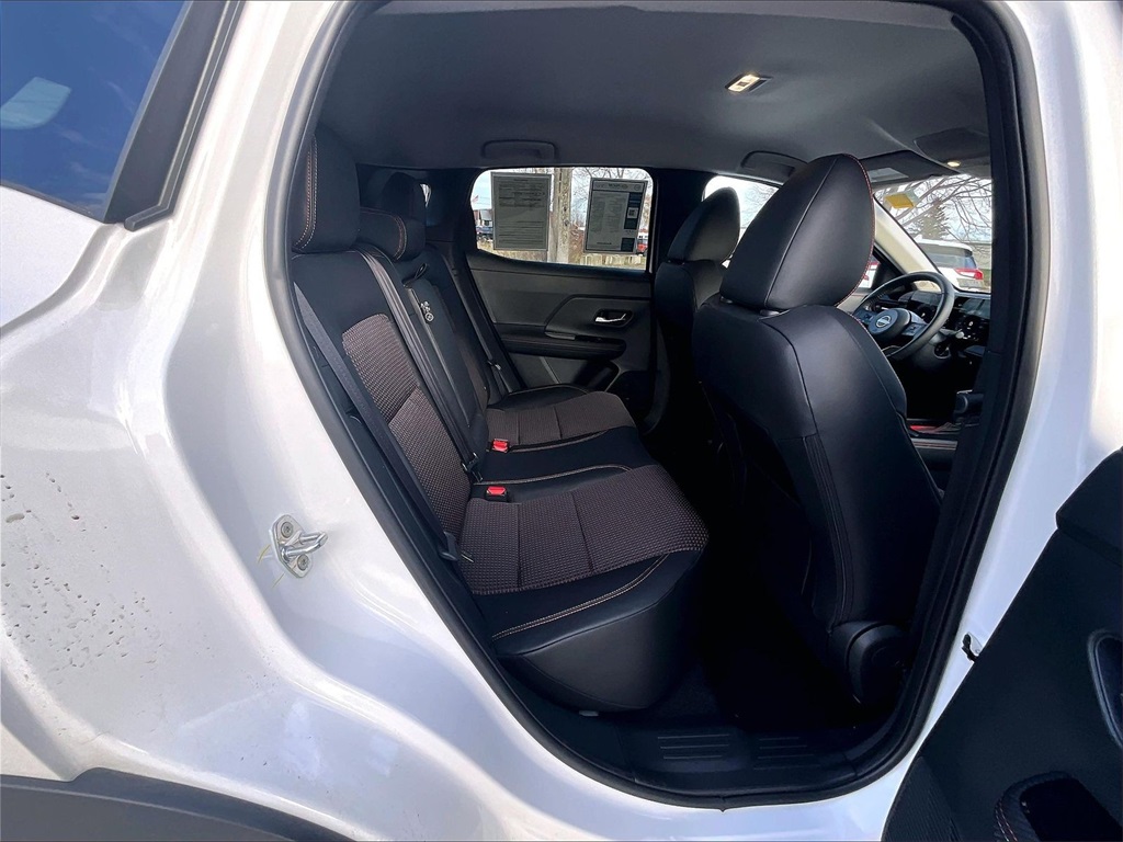 2025 Nissan Kicks SR - Photo 16
