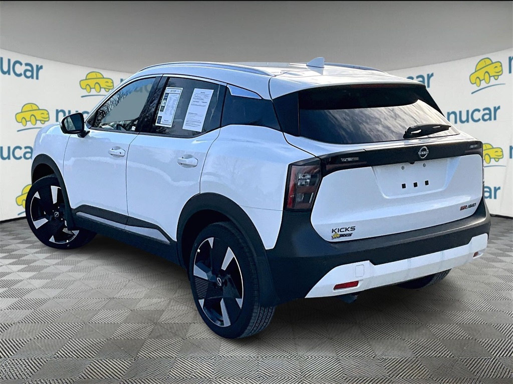 2025 Nissan Kicks SR - Photo 4