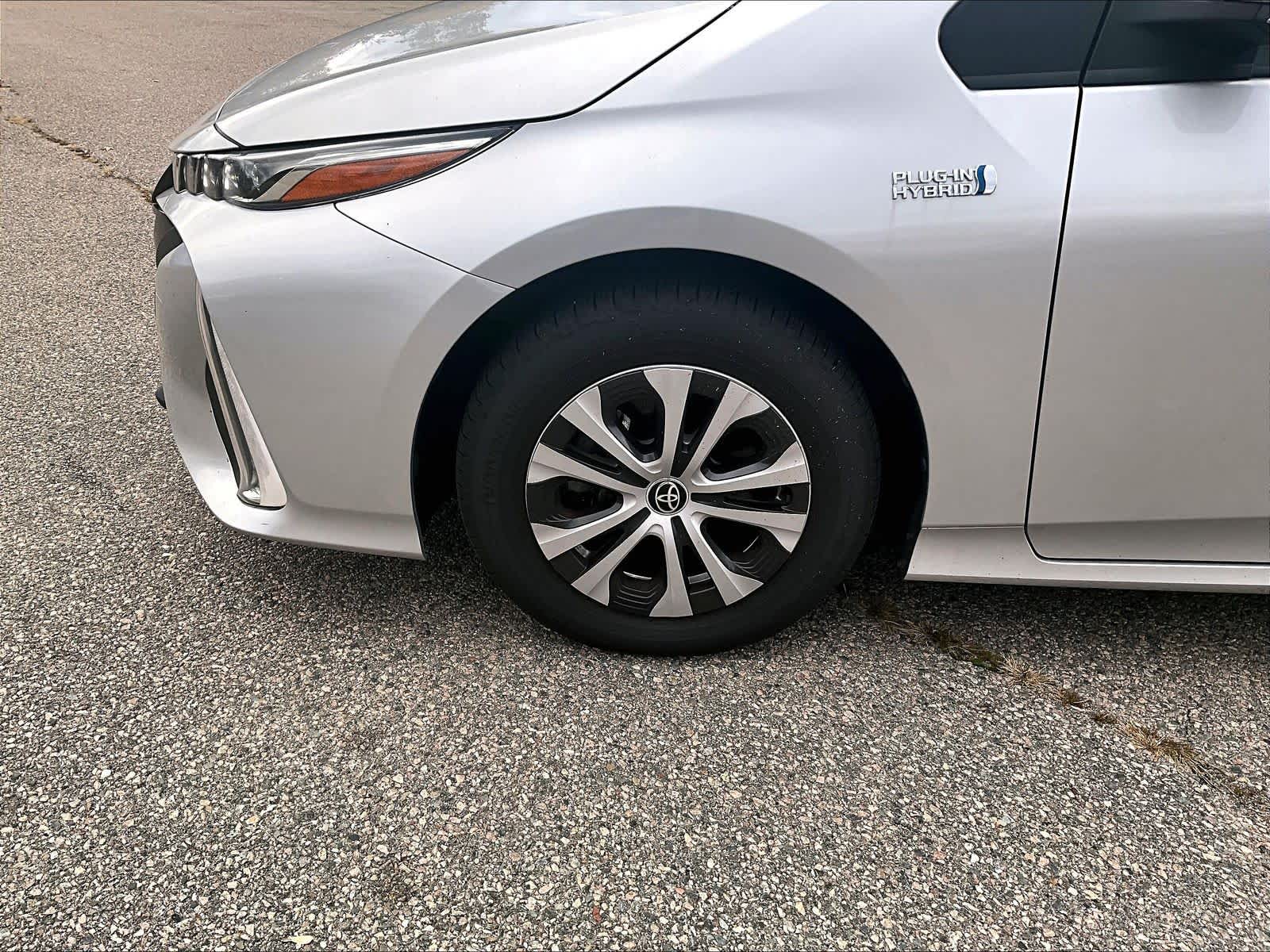 2022 Toyota Prius Prime XLE - Photo 4