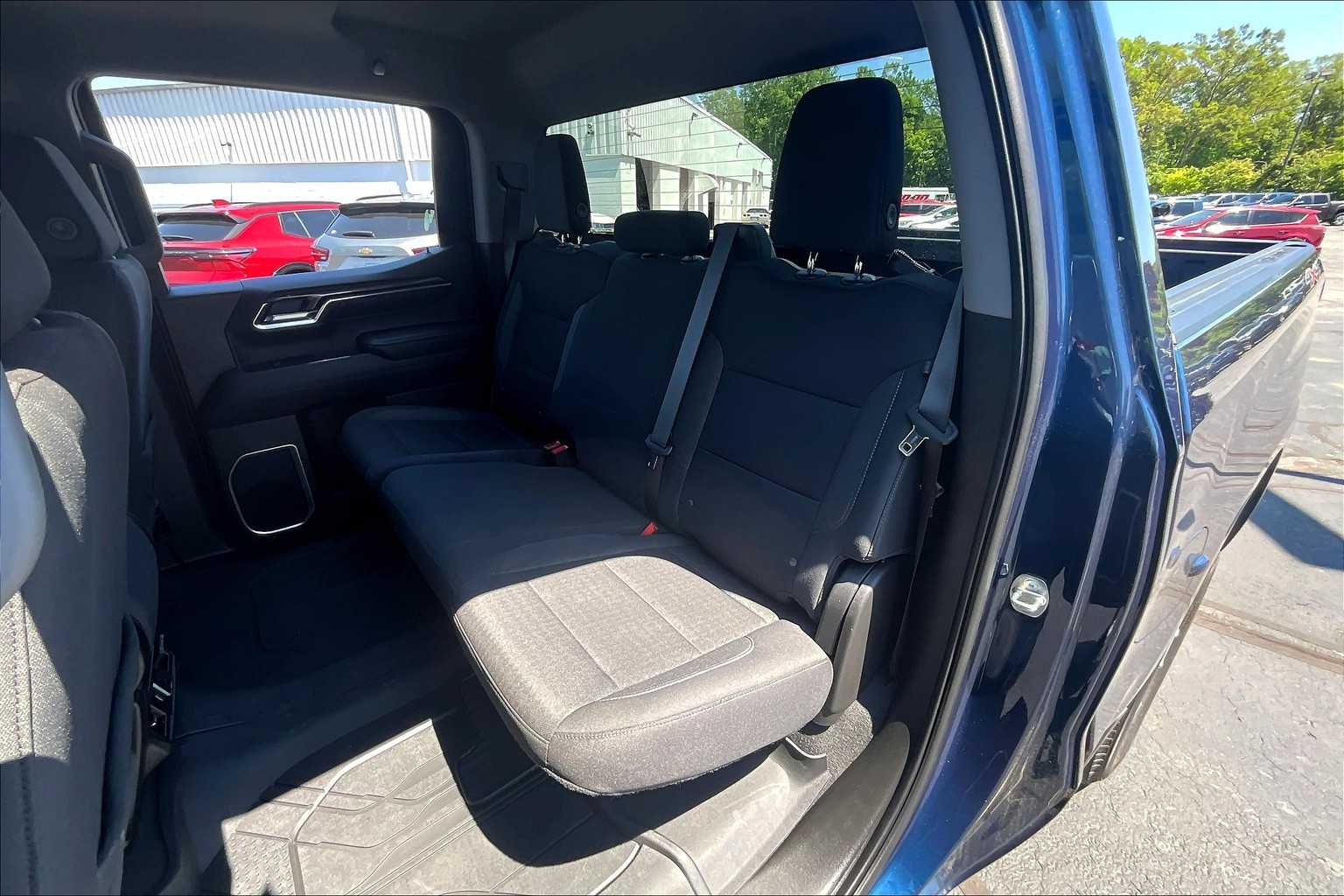 2023 Chevrolet Silverado 1500 LT - Photo 14