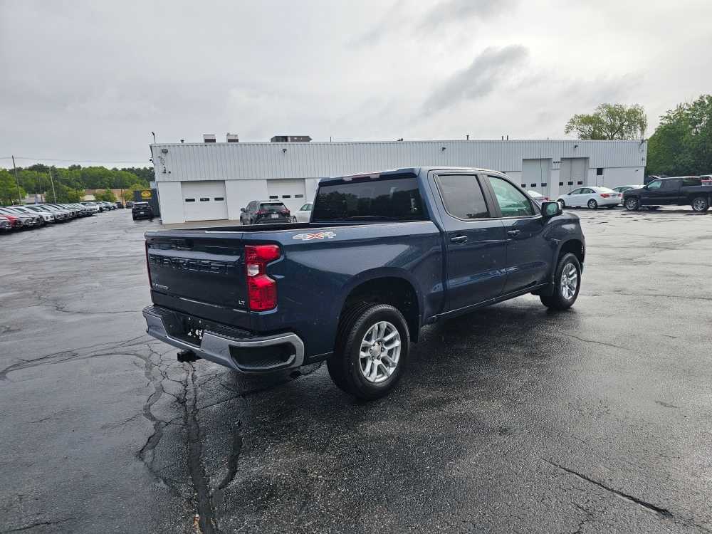 2023 Chevrolet Silverado 1500 LT - Photo 2