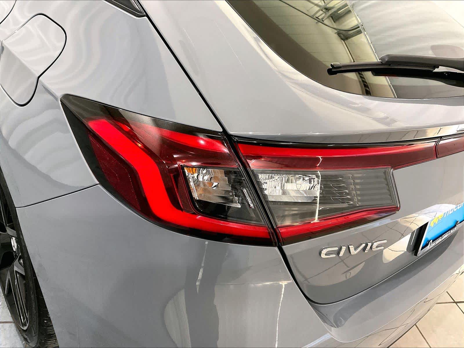 2025 Honda Civic Hatchback Sport - Photo 32