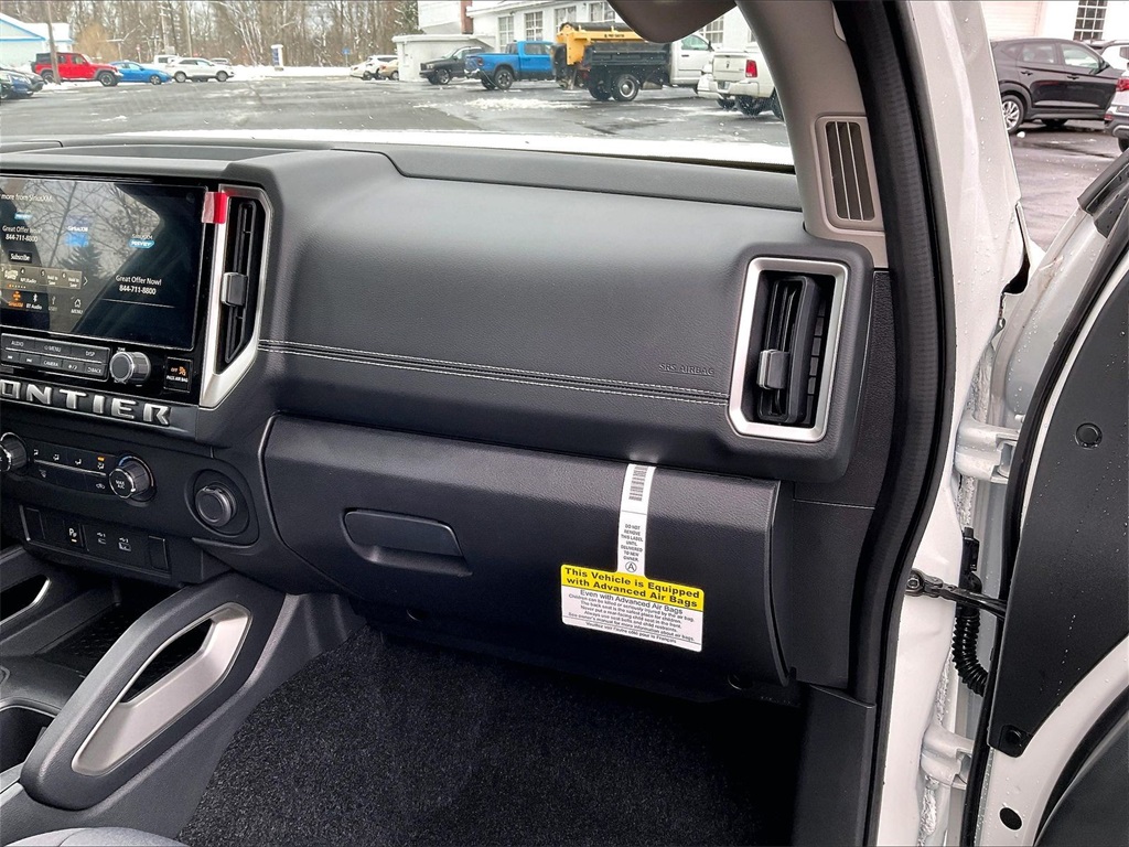 2025 Nissan Frontier SV - Photo 12