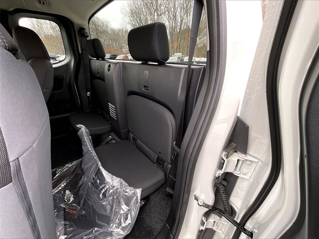 2025 Nissan Frontier SV - Photo 24