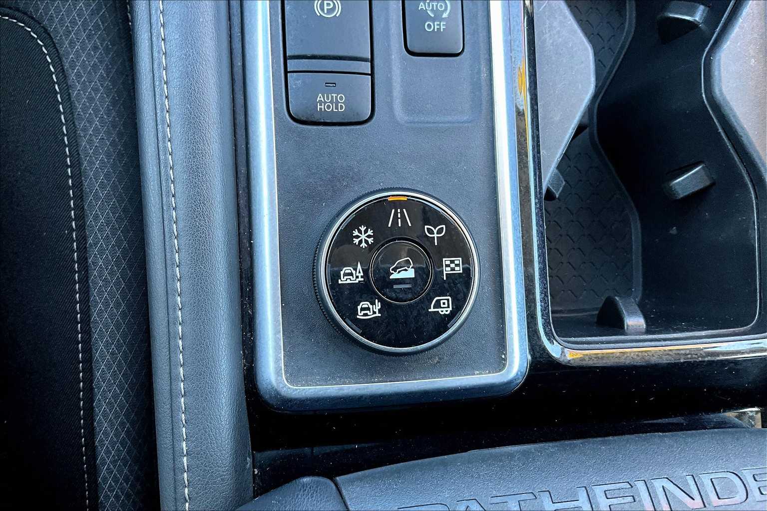 2022 Nissan Pathfinder SV - Photo 27
