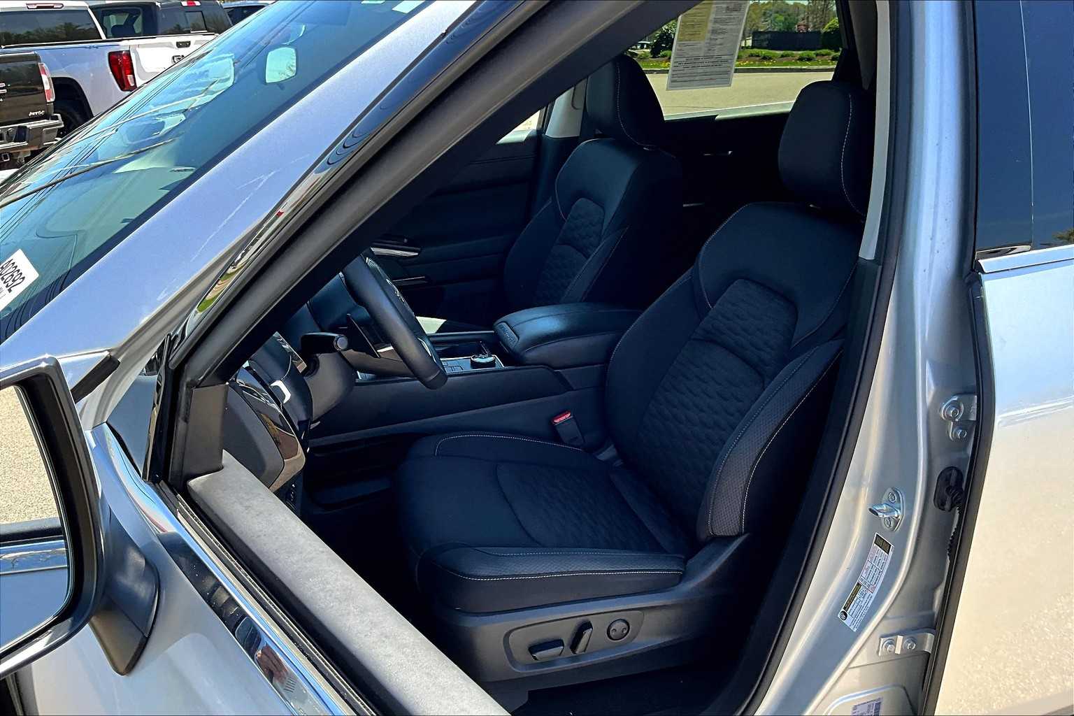 2022 Nissan Pathfinder SV - Photo 10