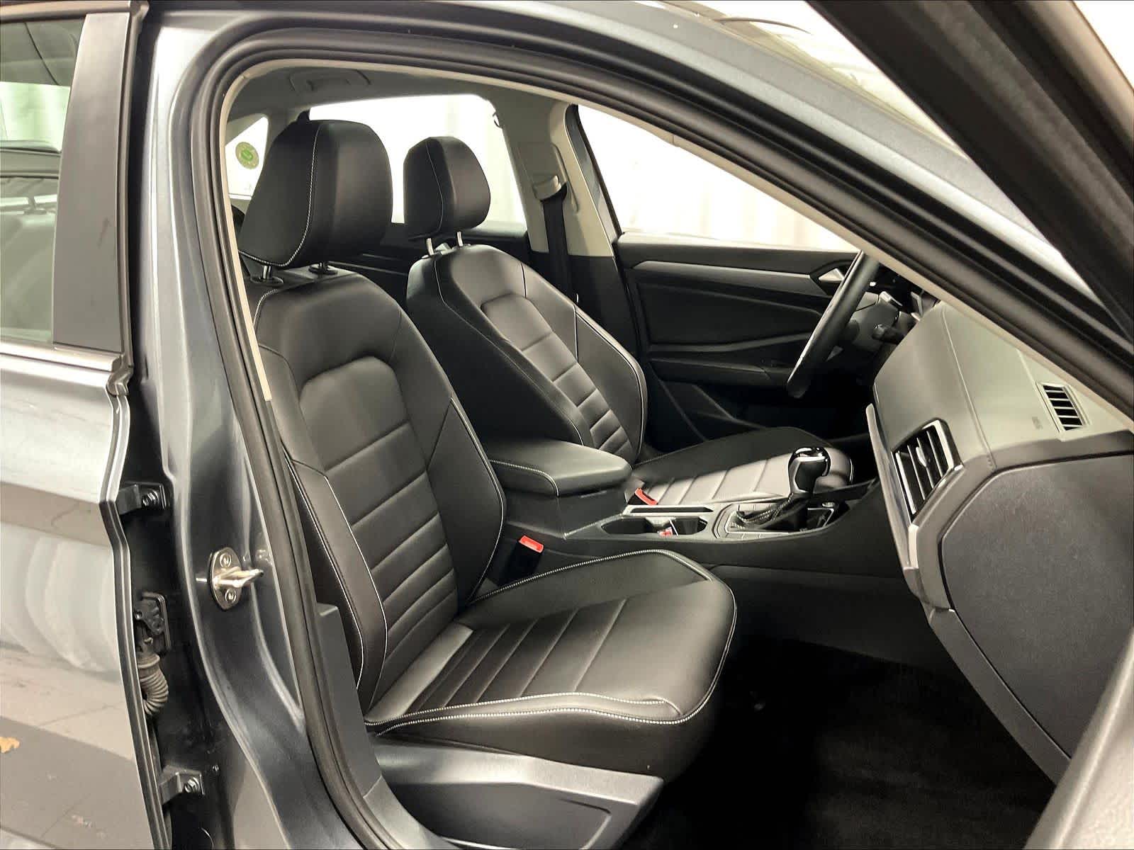 2024 Volkswagen Jetta SE - Photo 11