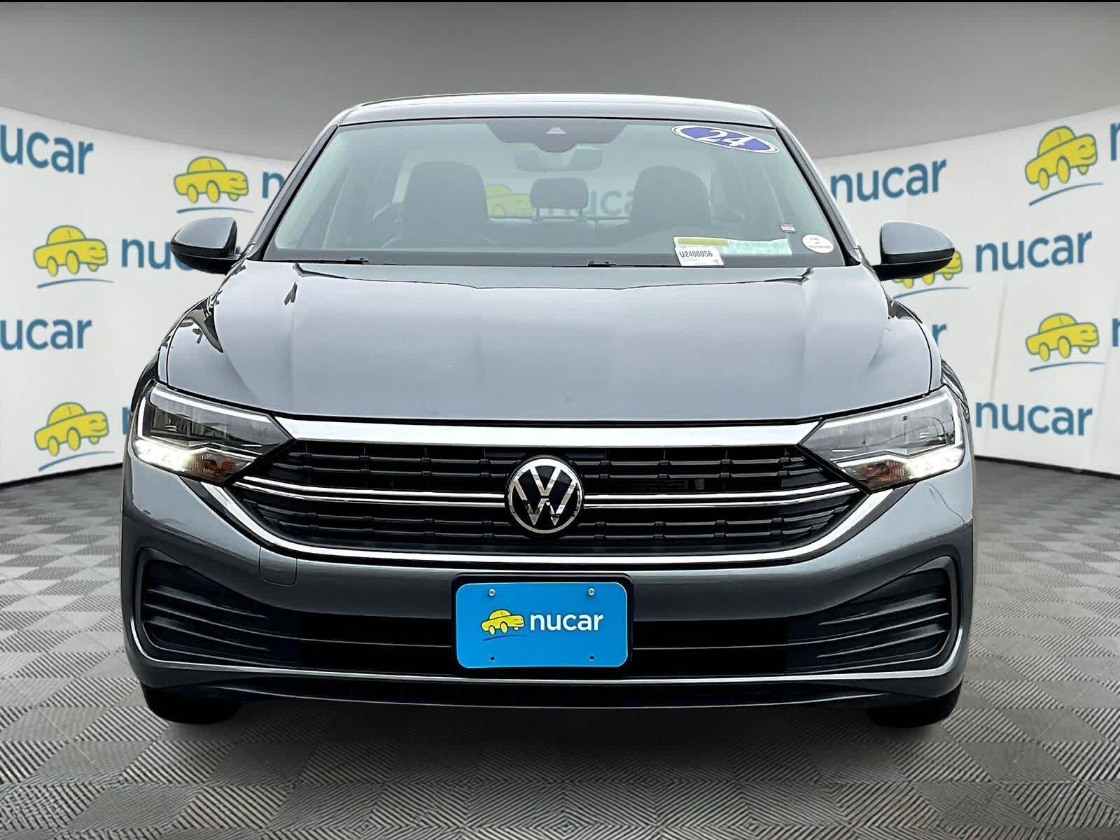 2024 Volkswagen Jetta SE - Photo 2