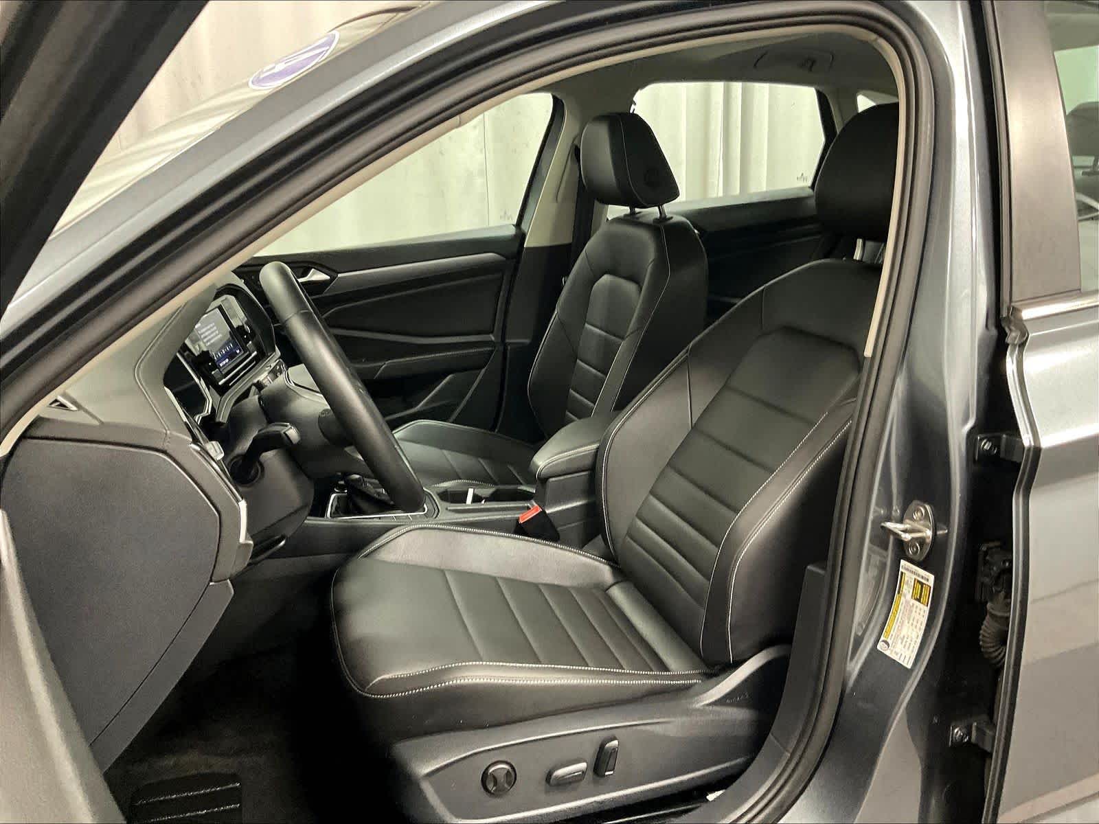 2024 Volkswagen Jetta SE - Photo 10