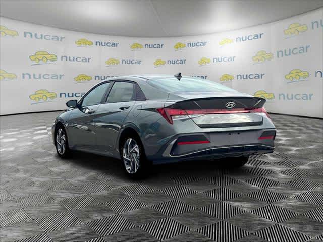 2025 Hyundai Elantra SEL Sport - Photo 16