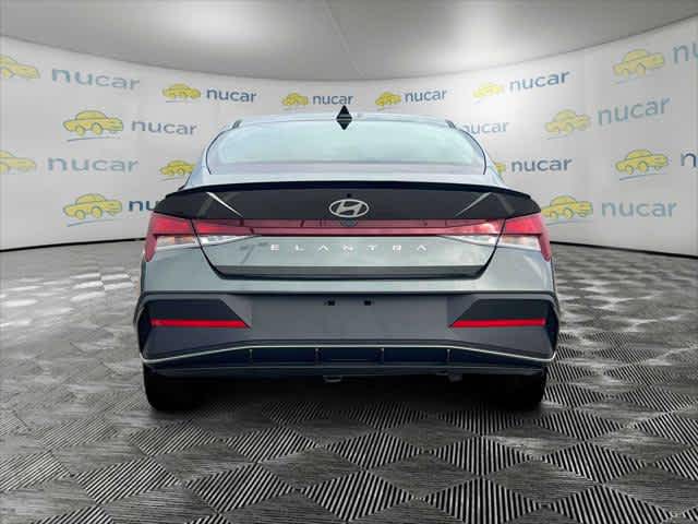 2025 Hyundai Elantra SEL Sport - Photo 17
