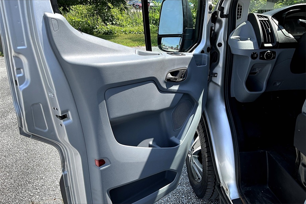 2016 Ford Transit-350 XLT - Photo 9