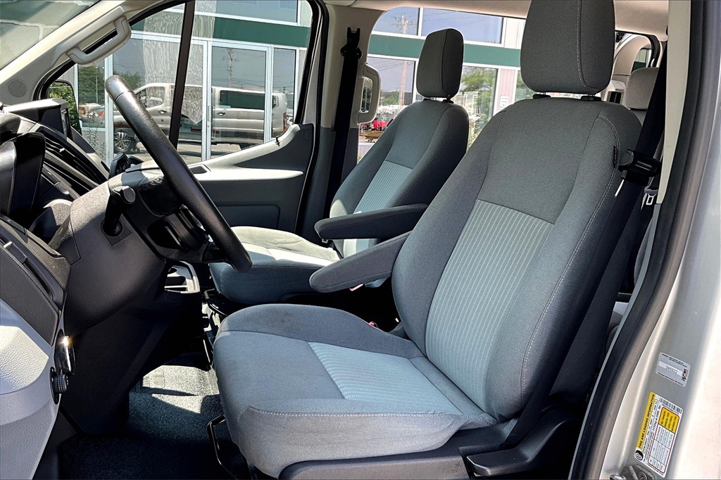 2016 Ford Transit-350 XLT - Photo 10