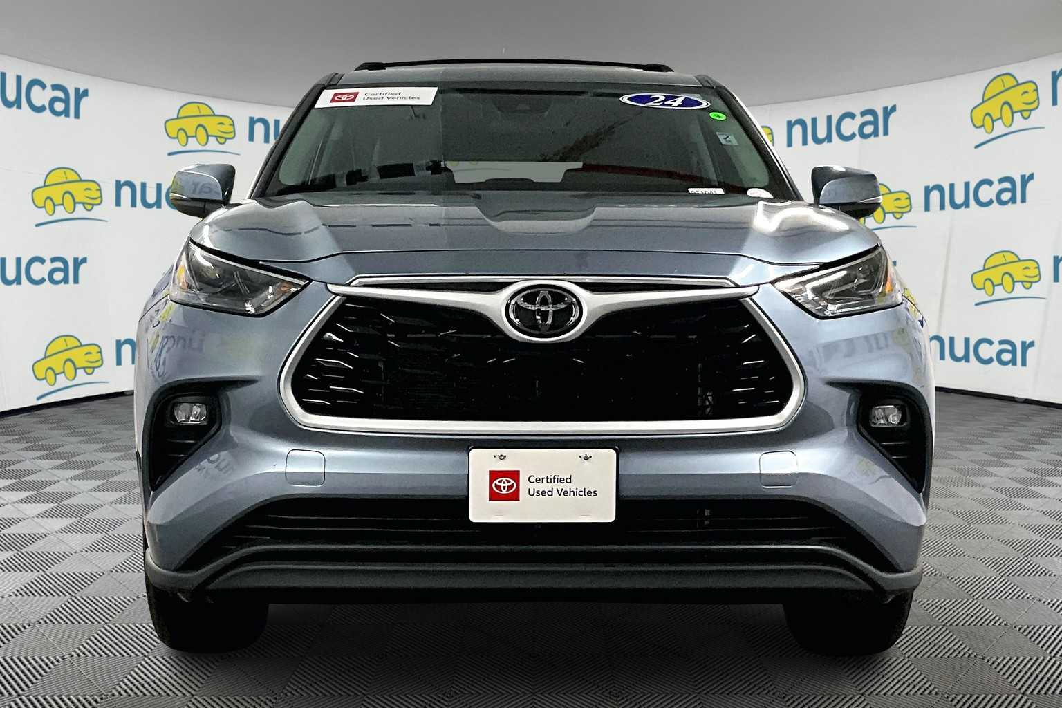 2024 Toyota Highlander LE - Photo 2