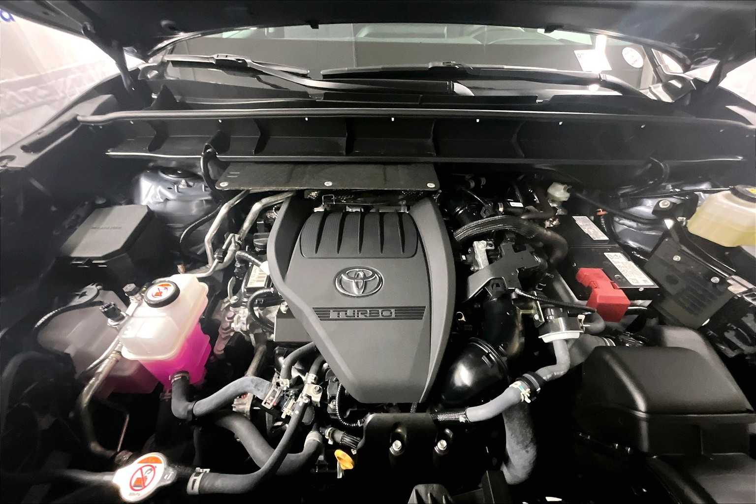 2024 Toyota Highlander LE - Photo 30