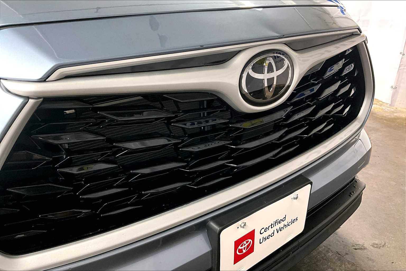 2024 Toyota Highlander LE - Photo 32