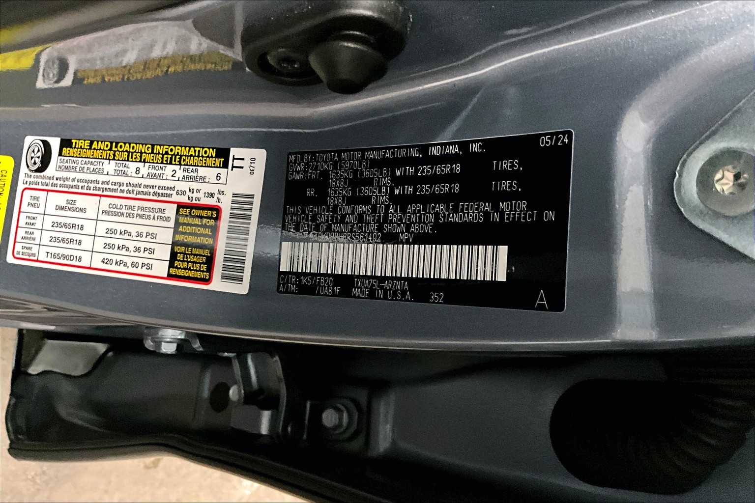2024 Toyota Highlander LE - Photo 36