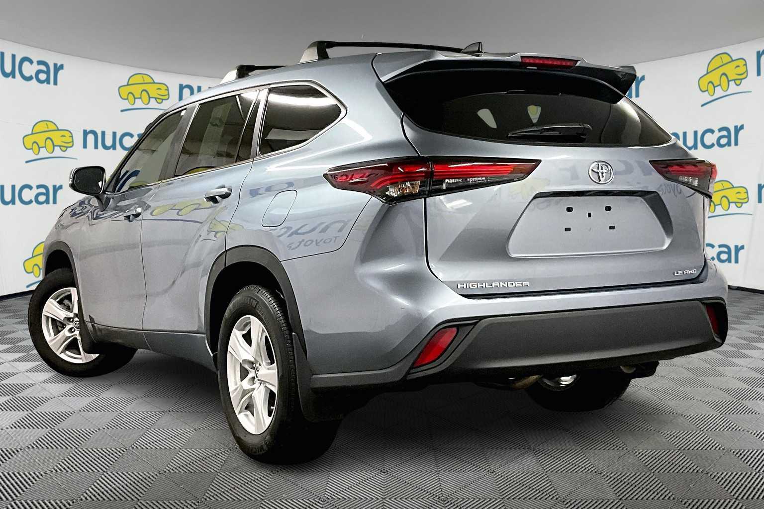 2024 Toyota Highlander LE - Photo 4