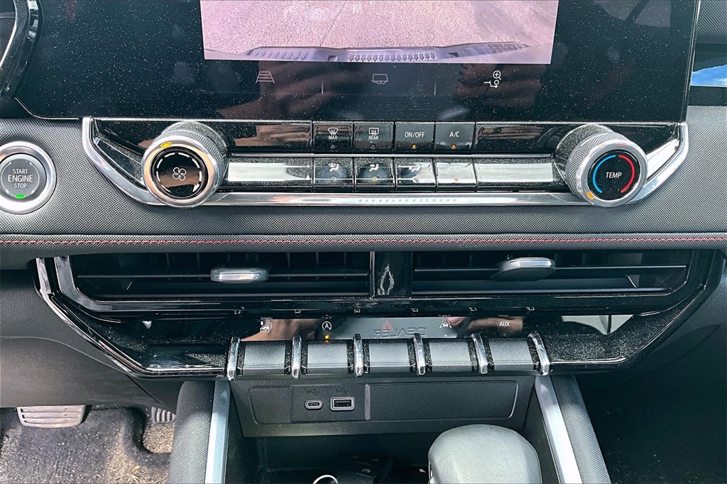2024 Chevrolet Colorado CrewCab Z71 - Photo 25